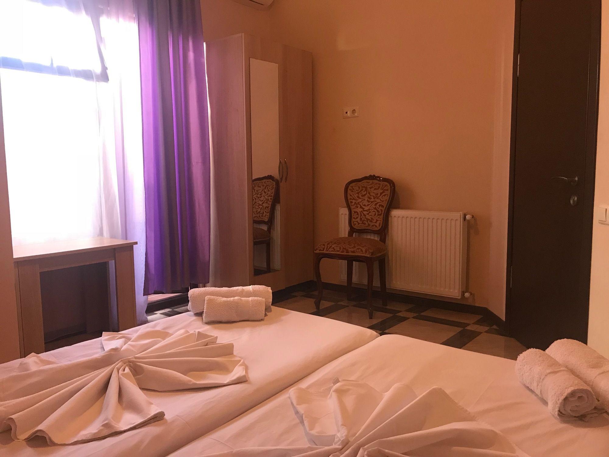 Holiday House Батумі Екстер'єр фото