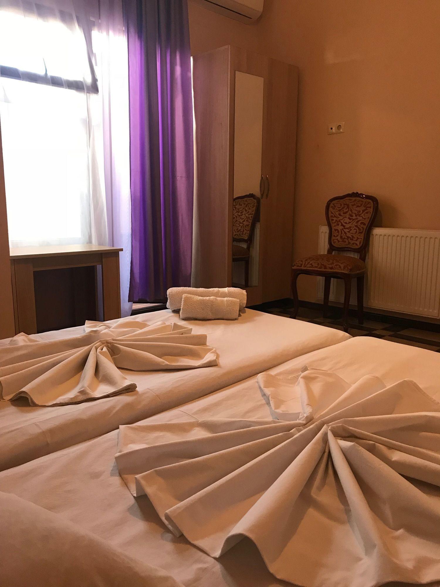 Holiday House Батумі Екстер'єр фото