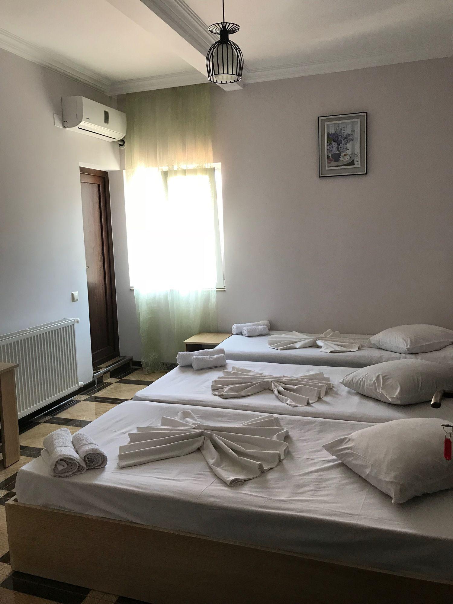 Holiday House Батумі Екстер'єр фото