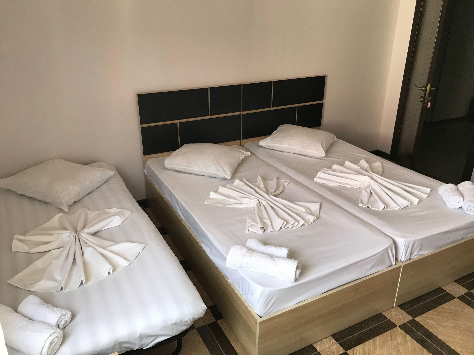 Holiday House Батумі Екстер'єр фото
