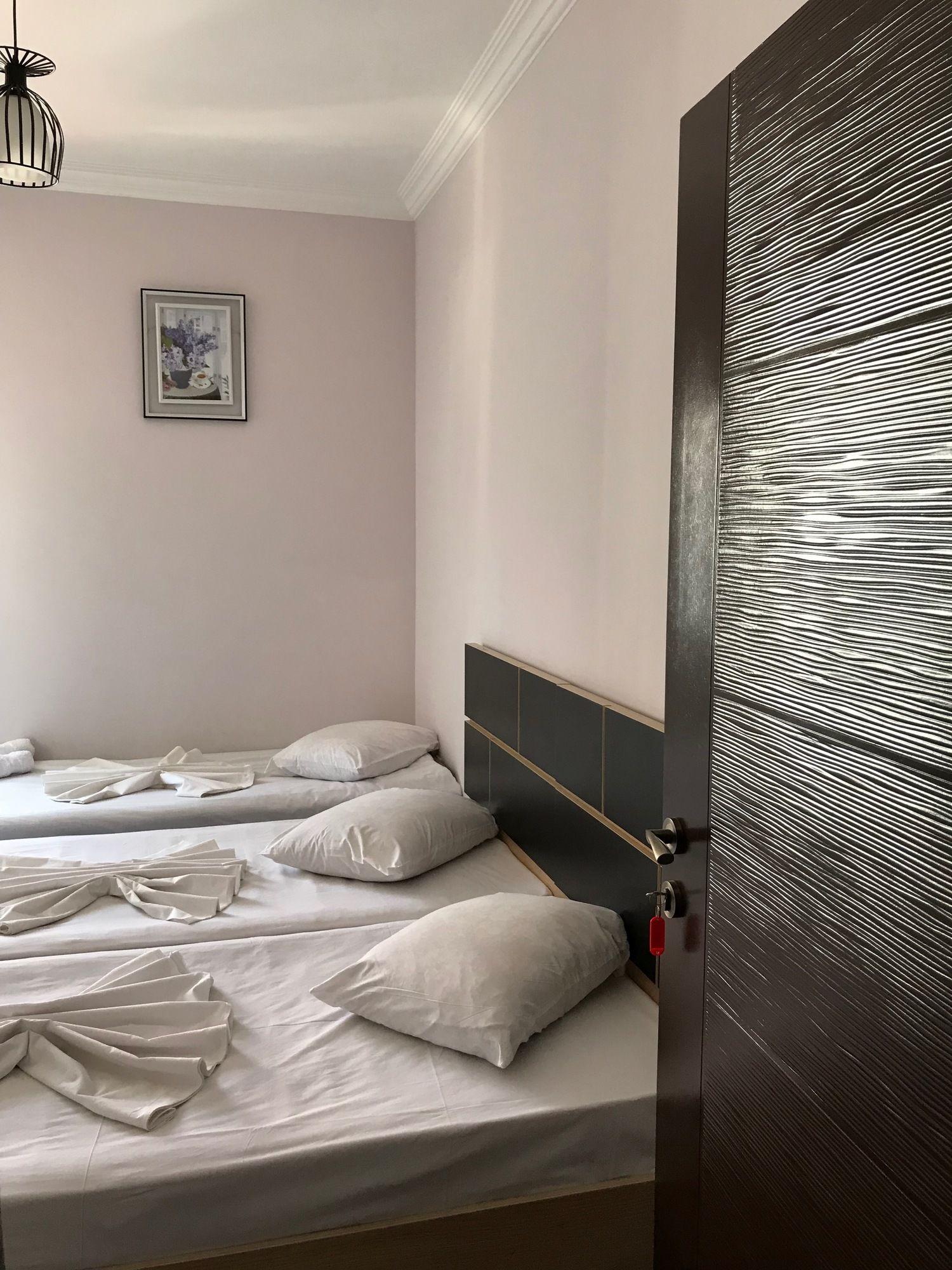 Holiday House Батумі Екстер'єр фото