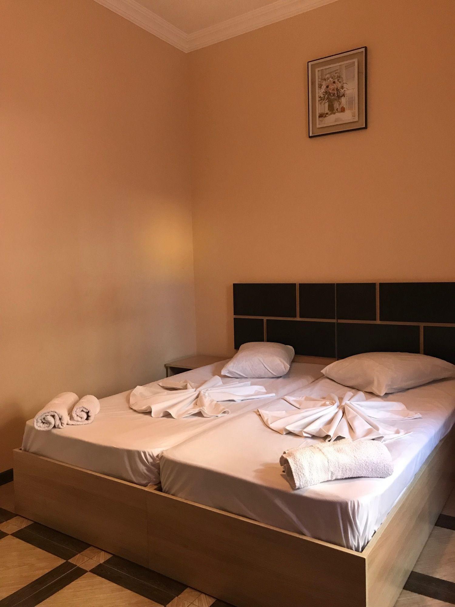 Holiday House Батумі Екстер'єр фото
