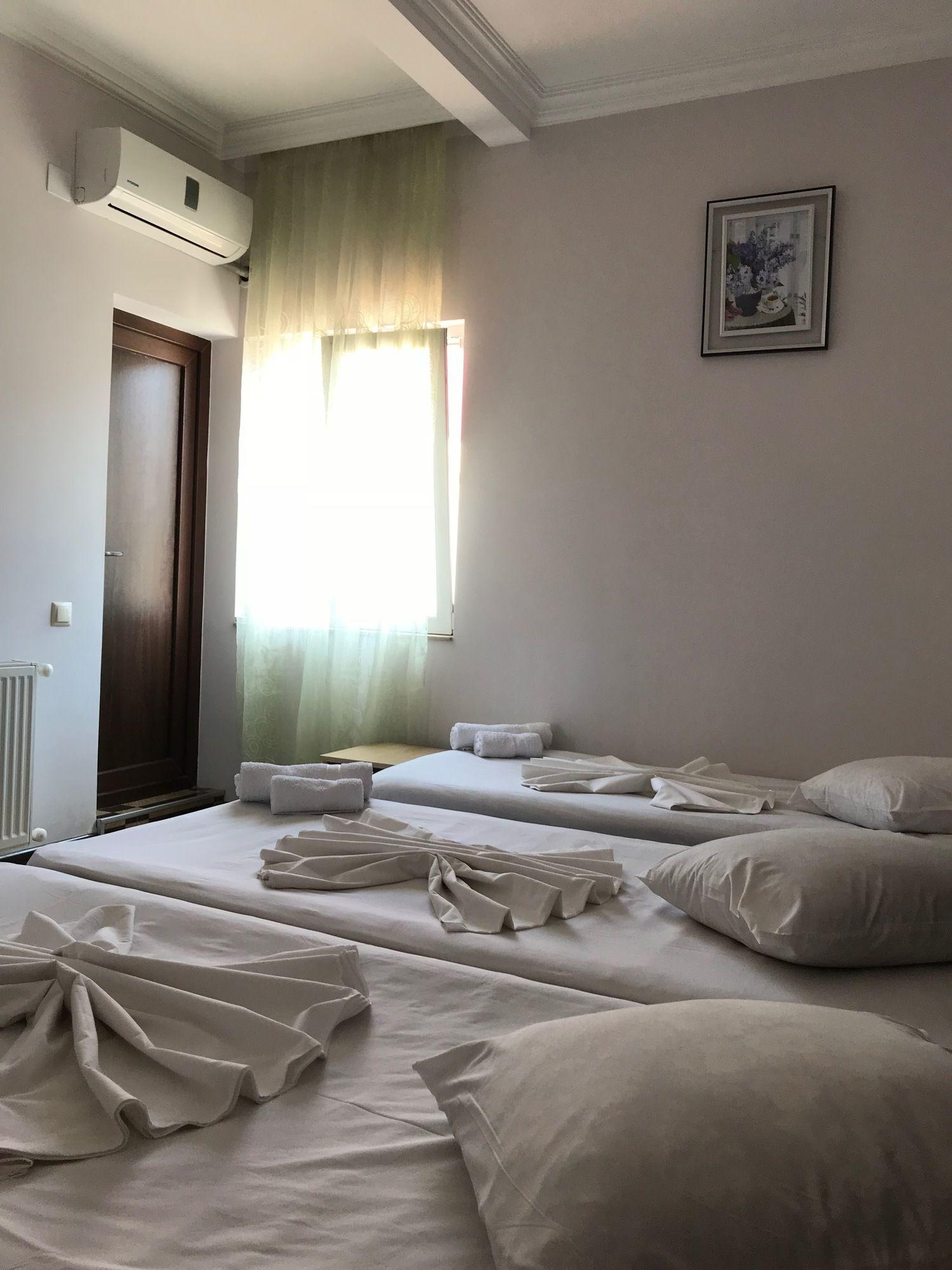 Holiday House Батумі Екстер'єр фото