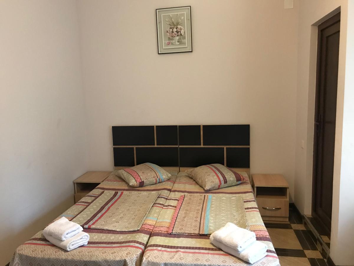 Holiday House Батумі Екстер'єр фото