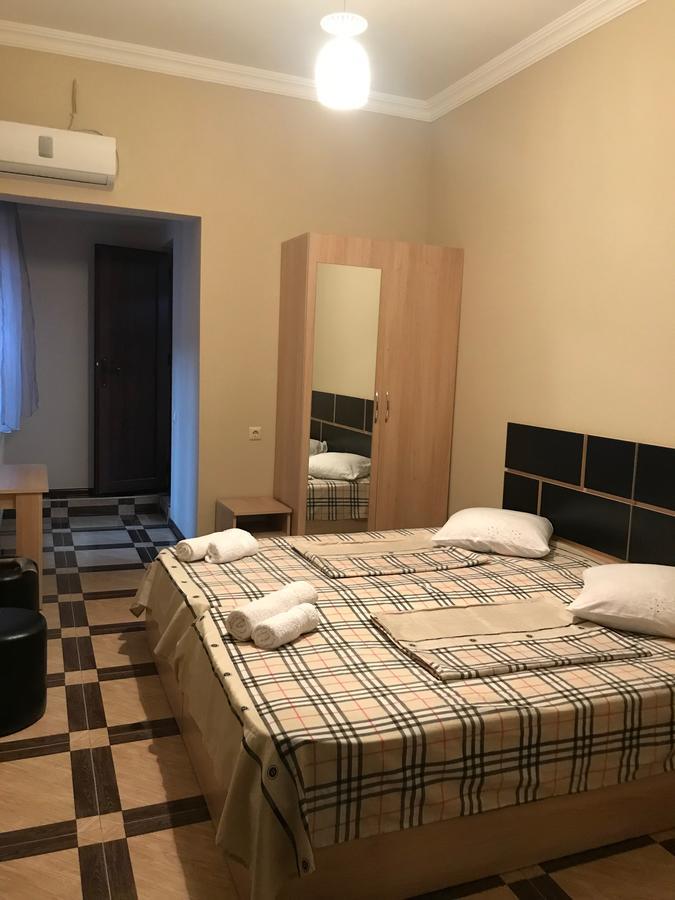 Holiday House Батумі Екстер'єр фото